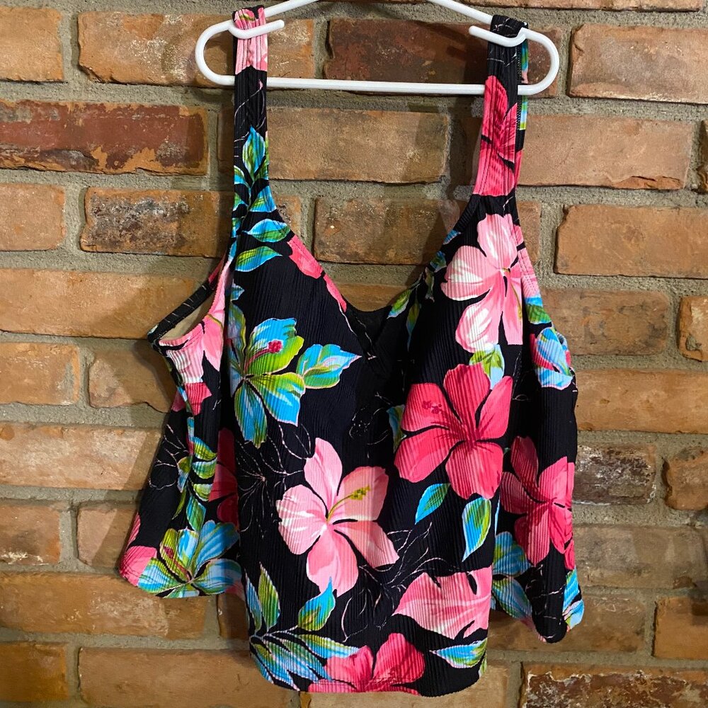 NWT Ladies Plus Size Floral 2 Piece Bathing Suit